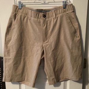 men's Under Armour khaki shorts